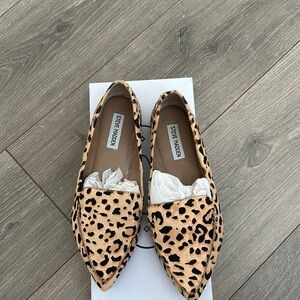 Steve Madden Leather Leopard Pointed Toe Flats size 8Wide